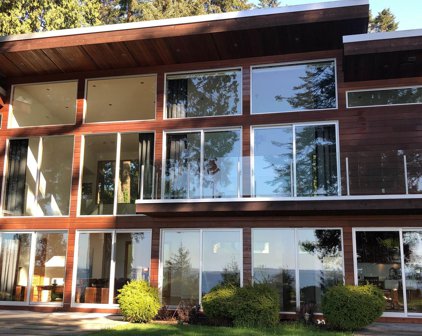 2443 Christopherson Road, Surrey