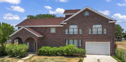 1050 Avenue J, Poteet