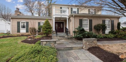 8123 Dunsinane Ct, Mclean