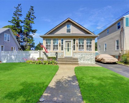 122 Centre Street, Freeport