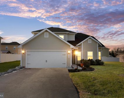 29 Eakins Ln, Martinsburg