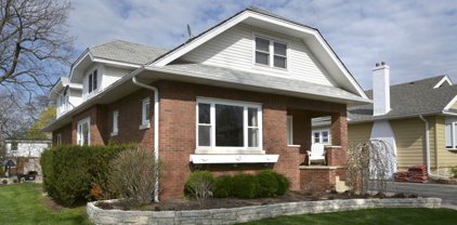 930 N Highland Avenue, Arlington Heights