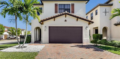 9885 W 34th Ct, Hialeah