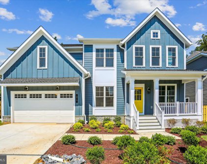 5917 Lone Oak Dr, Bethesda