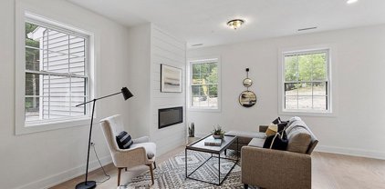 100 Albion Rd Unit 307, Bedford