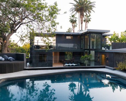 7431  Franklin Ave, Los Angeles