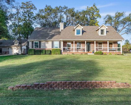 10 Lakewood Dr, Goddard