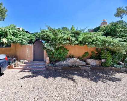 920 Los Lovatos Road, Santa Fe