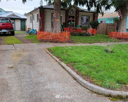 720 E Street, Centralia