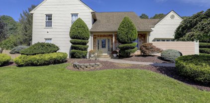 6 Homestead Circle, Marlboro
