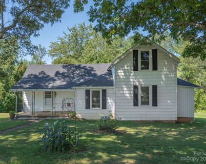 9 Indian Camp Branch  Road, Weaverville