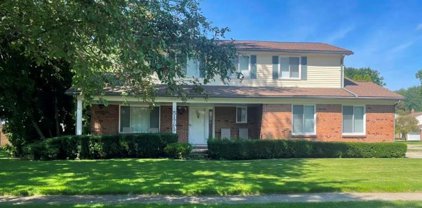 51793 Johns Dr, Chesterfield Twp
