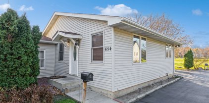 654 E Calhoun Street, Woodstock