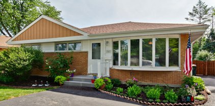 307 N Wilke Road, Arlington Heights
