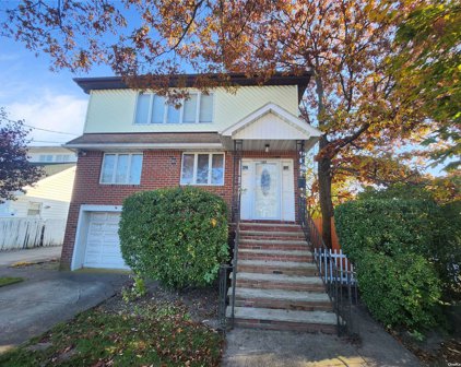 388 Sheridan Boulevard, Inwood