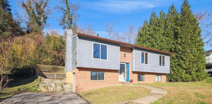 126 Great Lake Dr, Annapolis