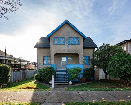 4066 Triumph Street, Burnaby