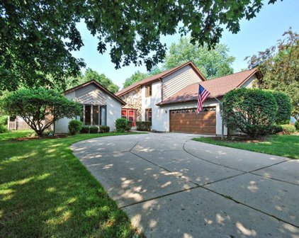 269 Roslara Court, Bartlett