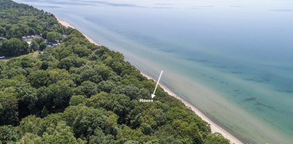 2172 Lakeshore Drive, Fennville
