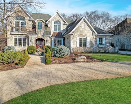 2s523 Madison Avenue, Warrenville