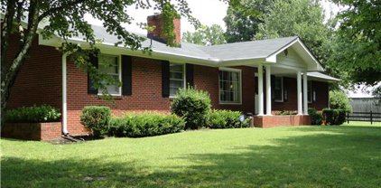 1220 Old Clarksville Pike, Pleasant View