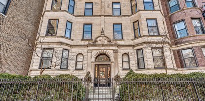 823 W Lakeside Place Unit #2W, Chicago