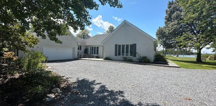 1418 Town Point Rd, Cambridge