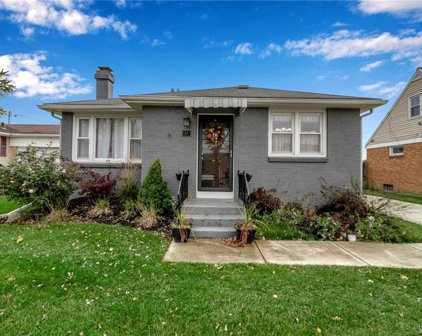 11 Betty Lou Lane, Cheektowaga
