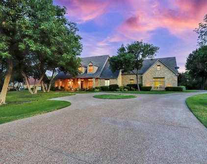 313 Silver Canyon  Drive, Fort Worth