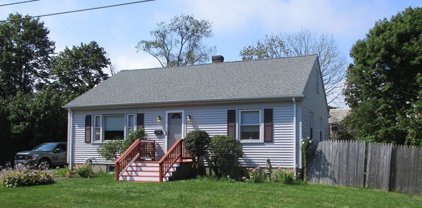 40 Chestnut St, Fairhaven