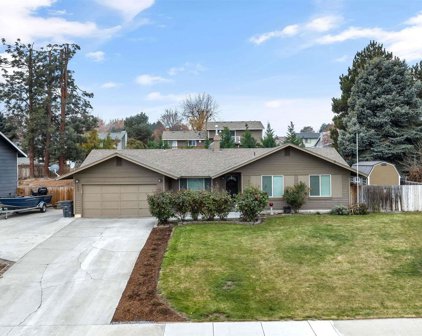 1025 W 14th ave, Kennewick