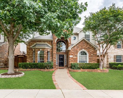 9225 Blue Water  Drive, Plano
