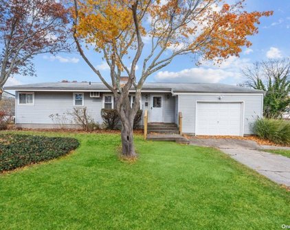 3 Newton Street, Sayville