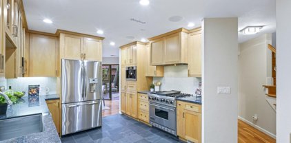 227 Ada AVE M, Mountain View
