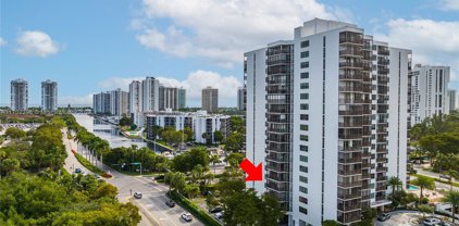 3375 N Country Club Dr Unit #301, Aventura