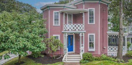 97 Pleasant St, Reading