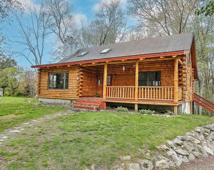 5 Perkins Ln, Acushnet