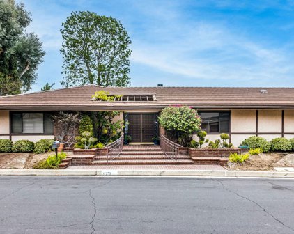 17253 Luverne Place, Encino