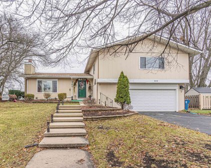 819 Anchor Court, Bartlett