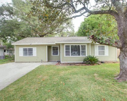 403 Gardenia Street, Lake Jackson