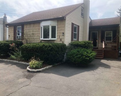169 N Indiana Avenue, Lindenhurst