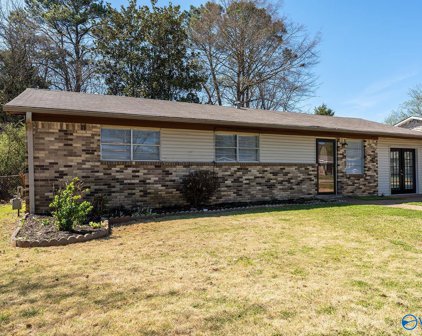 2407 Yorkshire Drive Sw, Huntsville