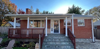 6400 Bells Mill Rd, Bethesda