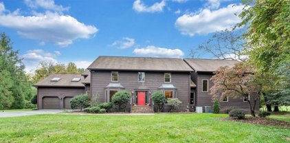 5573 Valley  Dr, Roanoke