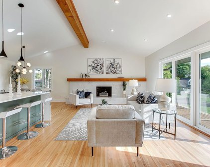 6221 Hillside Road, Edina