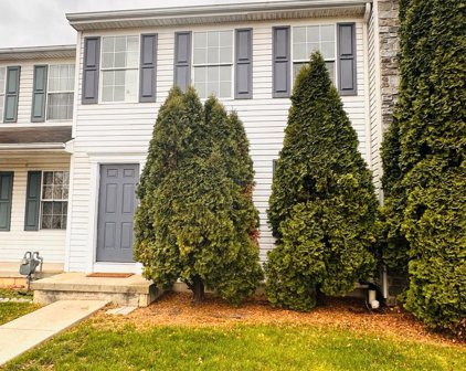 300 Charles Cir, York