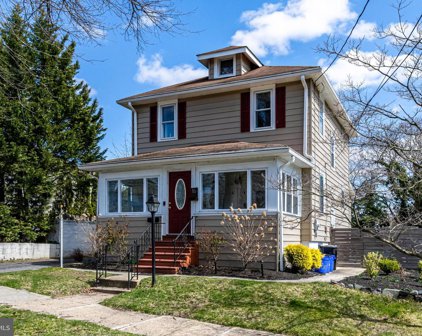 16 Bryant Ave, Collingswood