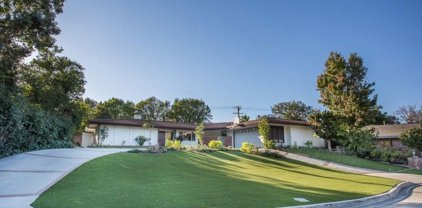 9461 Givens Place, Northridge