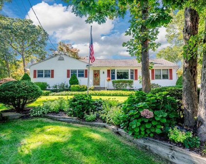 34 Mayfair Road, Nesconset