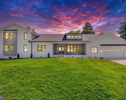 5625 Bradley Blvd, Alexandria